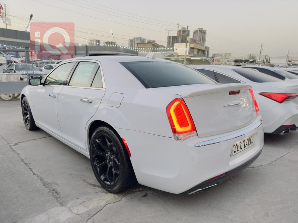 كرايسلر 300